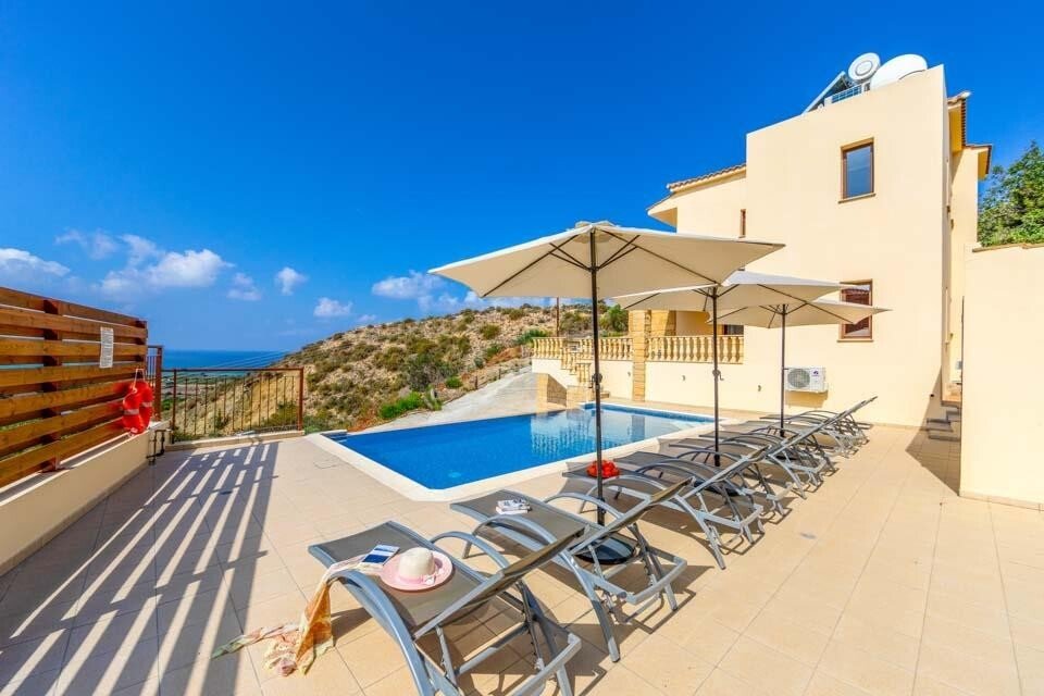 Villa in Kissonerga, Paphos, Cyprus 1 - 12751434