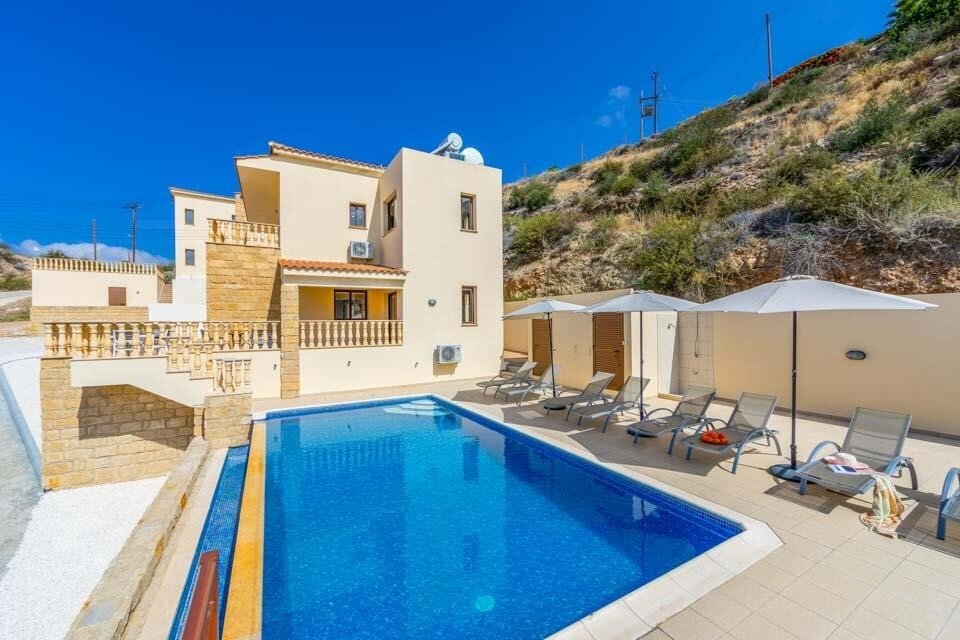 Villa in Kissonerga, Paphos, Cyprus 2 - 12751434