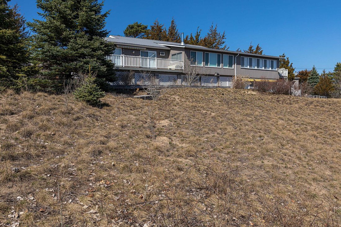 Island Living & Private Beach In Mallorytown, Ontario, Canada For Sale