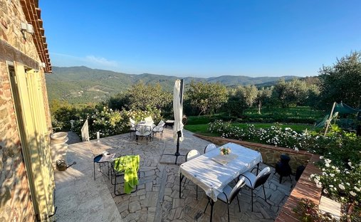Medieval Castle For Sale Between Chianti And Valdambra, Tuscany