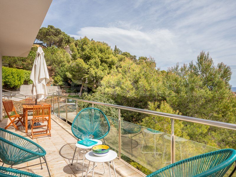 Duplex In A Residential Complex A Stone's Throw From In Begur