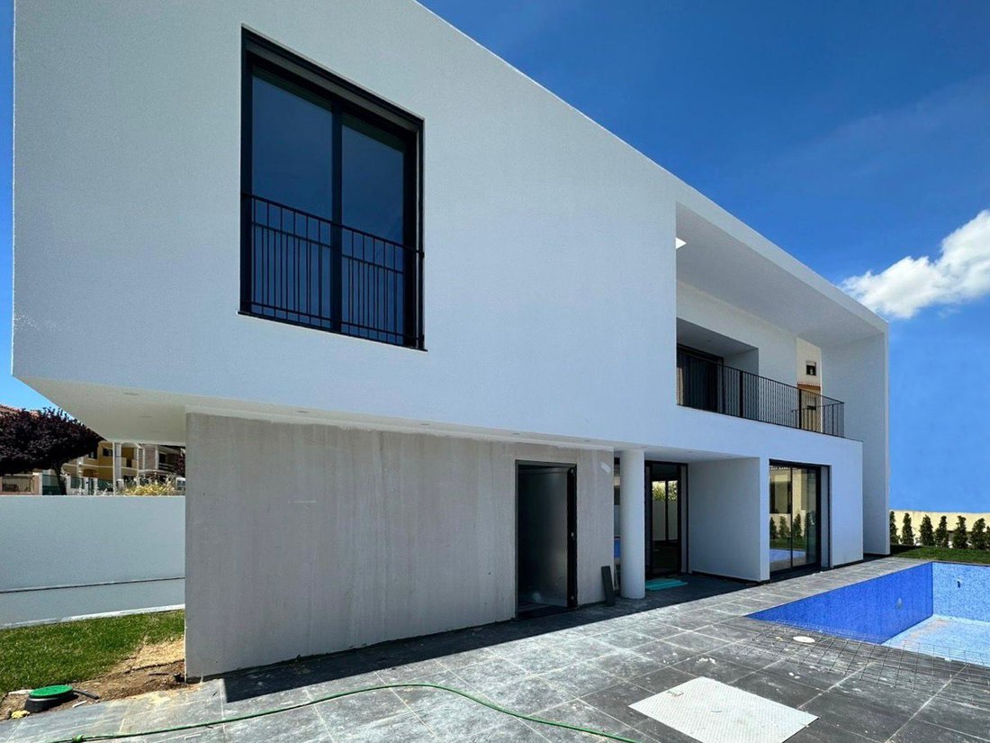 House in Carcavelos e Parede, Lisbon, Portugal 1 - 12138233
