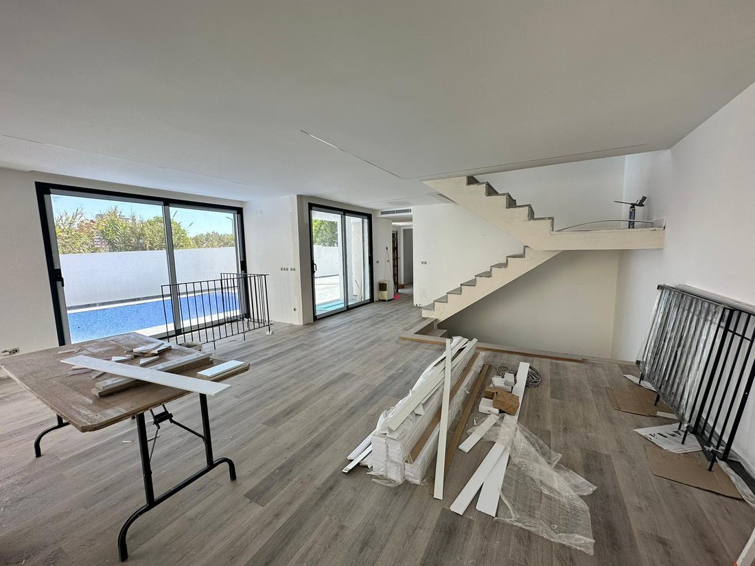 House in Carcavelos e Parede, Lisbon, Portugal 2 - 12138233