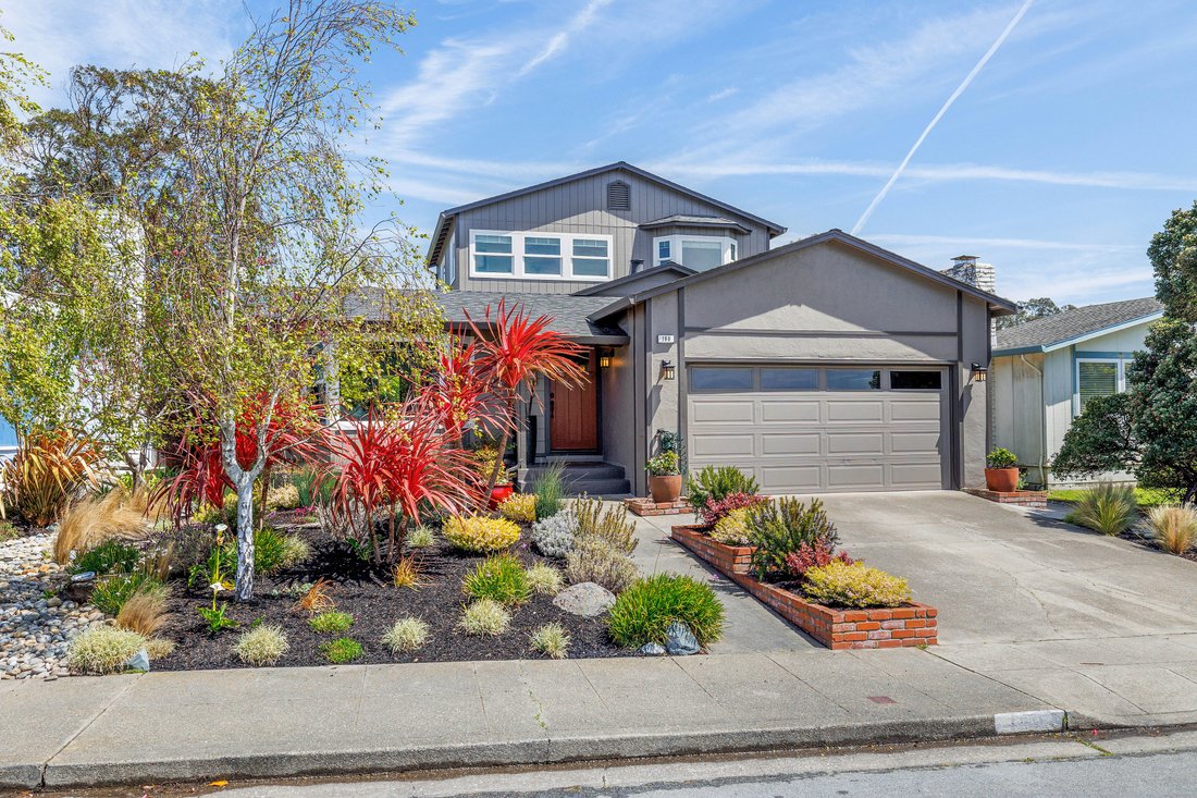 Luxe Four Bedroom Home In El Granada, California, United States For