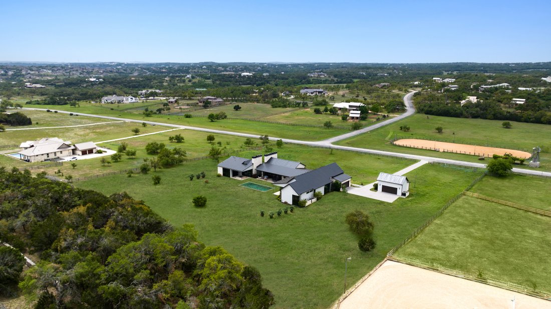 Hill Country Contemporary Equestrian Estate In Bee Cave, Texas, United