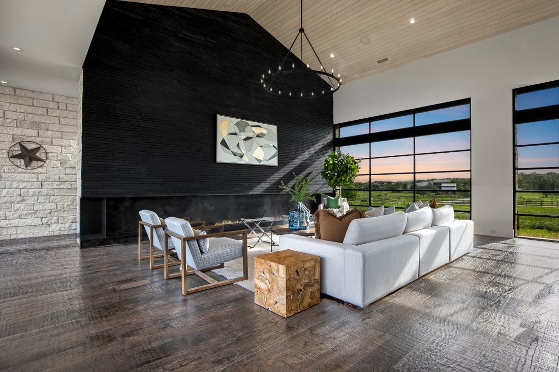 Hill Country Contemporary Equestrian Estate In Bee Cave, Texas, United