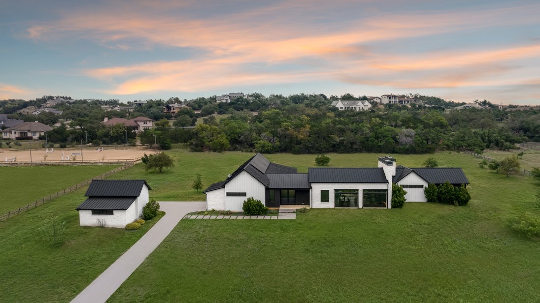 Hill Country Contemporary Equestrian Estate In Bee Cave, Texas, United States For Sale (12756543)