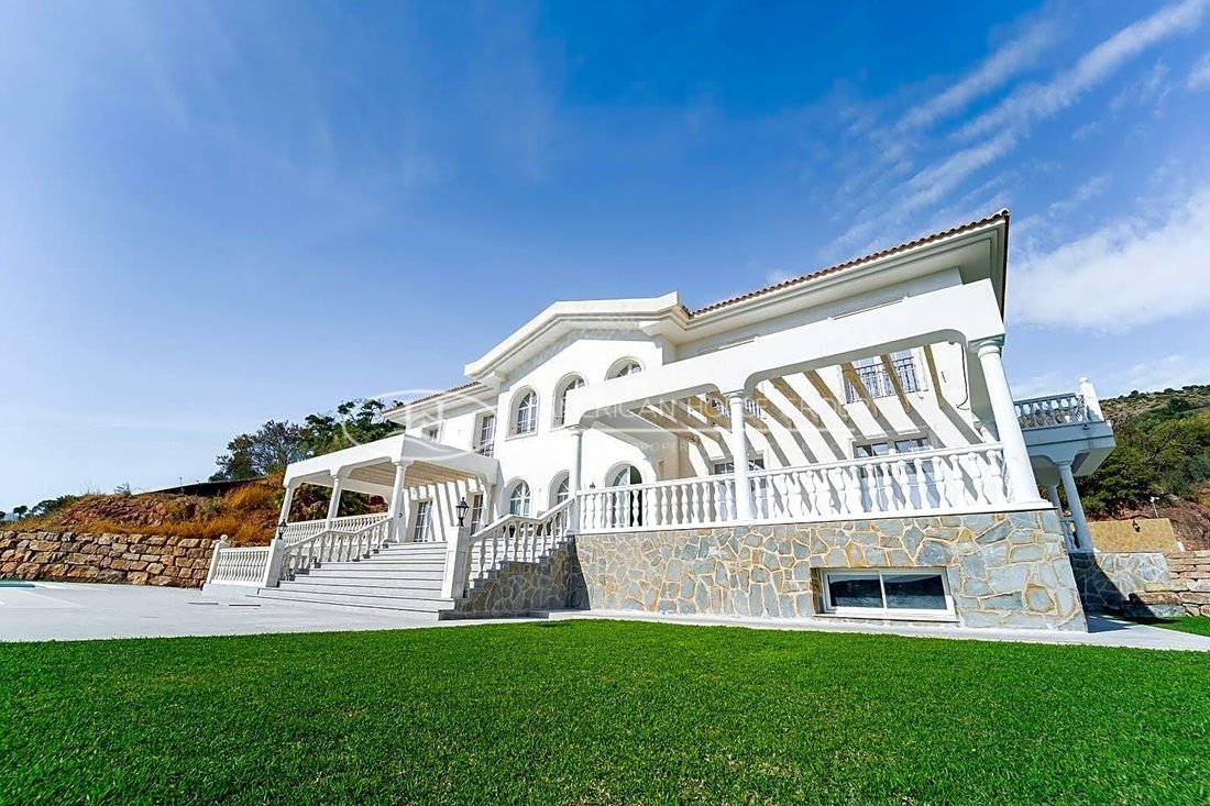Villa in Benahavis, Andalusia, Spain 3 - 12756890