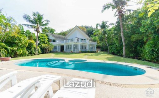 Villa in Cha-am, Phetchaburi, Thailand 1