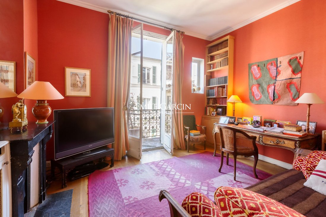 Townhouse With Garden For Sale In Paris 16th In Paris, île De France