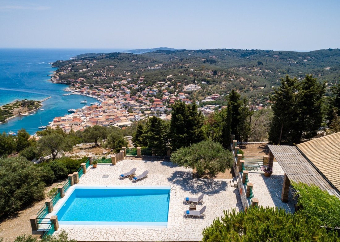 Villa in Paxi, Peloponnese, Western Greece and the Ionian, Greece 1 - 12758820