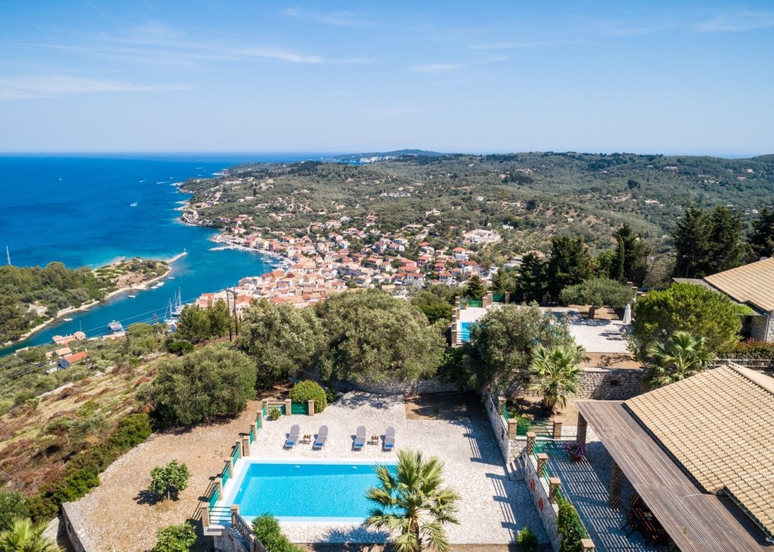 Villa in Paxi, Peloponnese, Western Greece and the Ionian, Greece 2 - 12758824