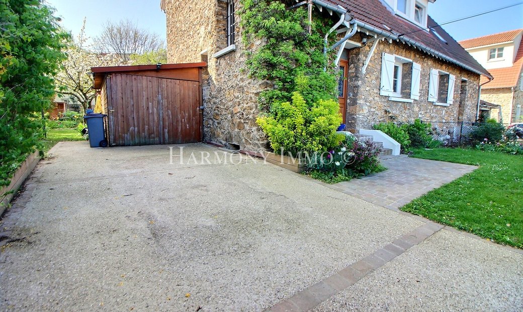 Millstone House Sector Massy Verrieres / City In Massy, île De France