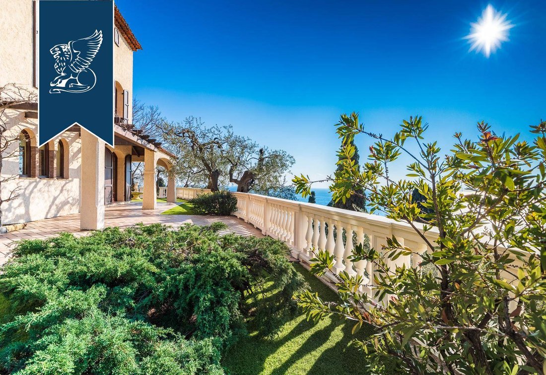 Stunning Villa With A Spectacular View Of Imperia's Sea In Imperia