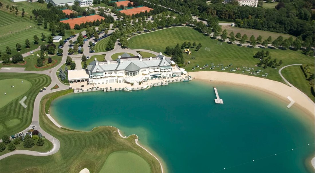 Charming Villa In A Gated Golf In Oberwaltersdorf, Lower Austria