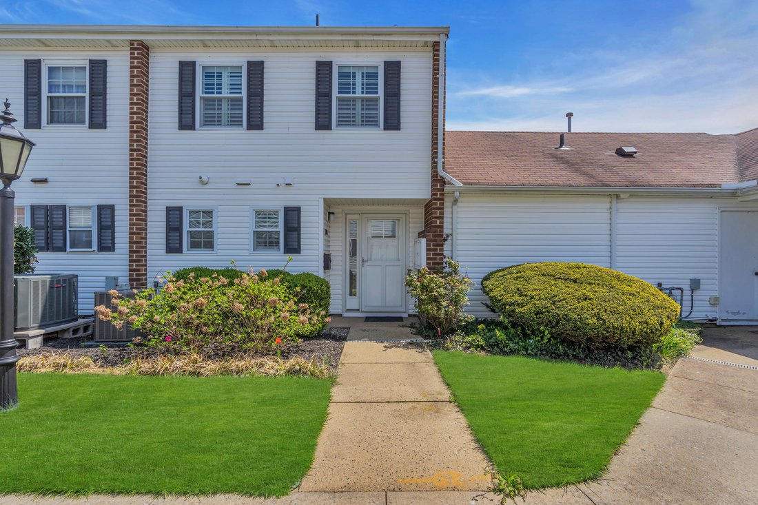 Fairway Mews In Spring Lake, New Jersey, United States For Sale (12761502)