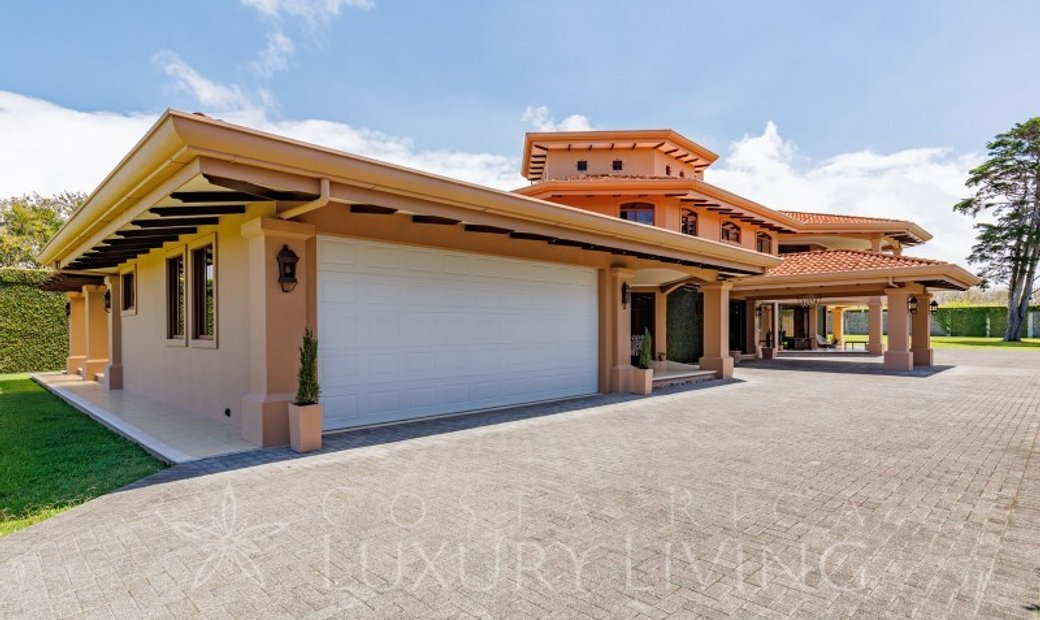 19816 House San Isidro De Heredia In San Isidro, Heredia Province