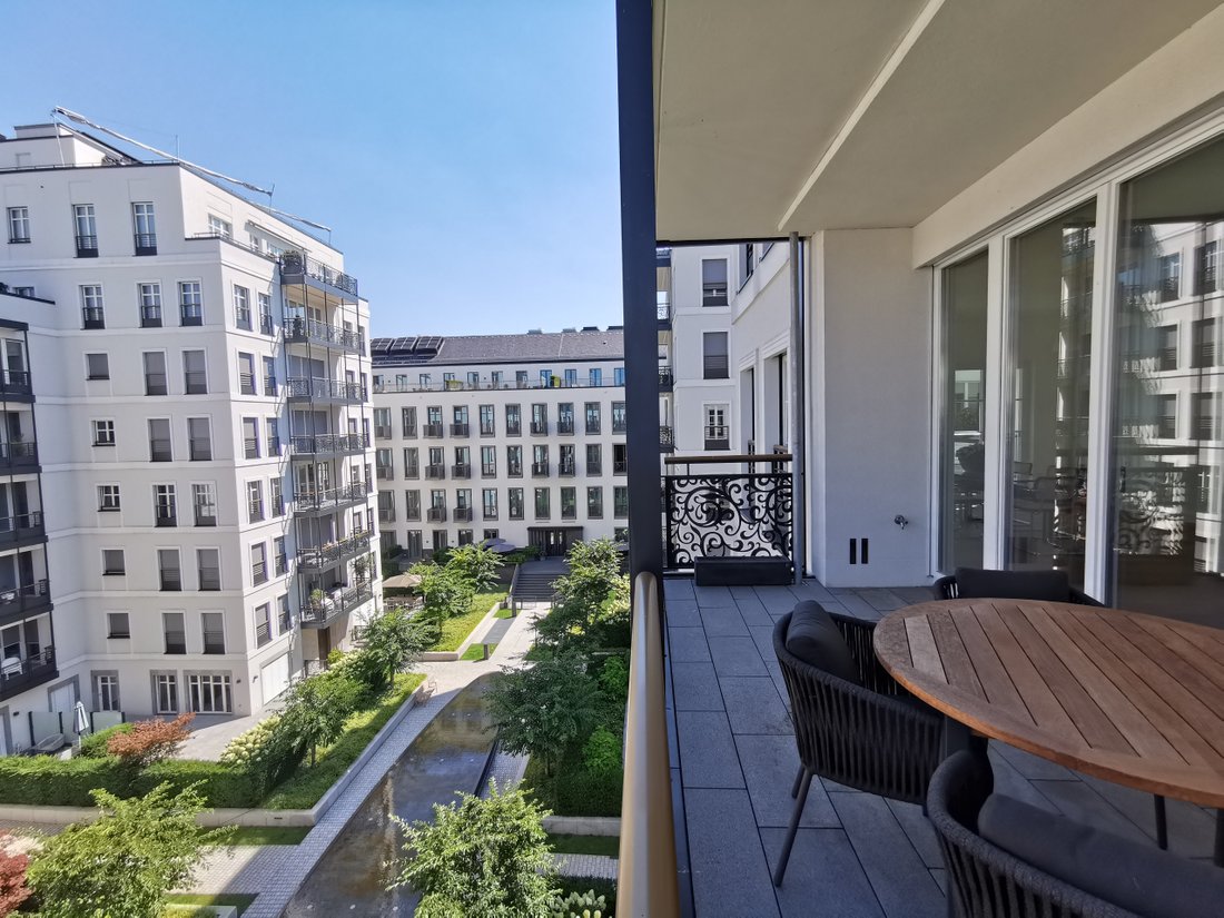 Attractive 3 Room Apartment With In Düsseldorf, North Rhine Westphalia, Germany For Sale (12764384)