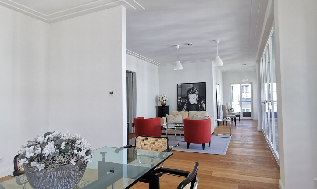 Attractive 3 Room Apartment With In Düsseldorf, North Rhine Westphalia, Germany For Sale (12764384)