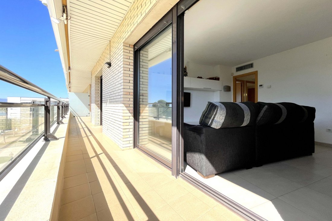 Modern Seafront Apartment With Communal Swimming In Cambrils, Catalonia