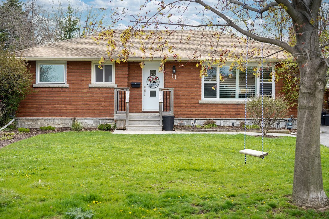 Updated Brick Bungalow In St. Catharines, Ontario, Canada For Sale