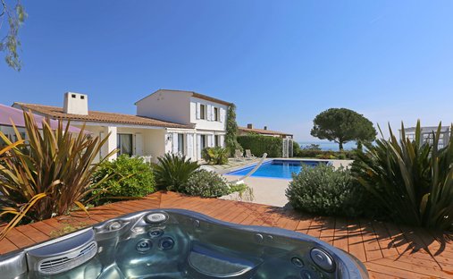 Villa in Vaug, Villeneuve-Loubet, France 1