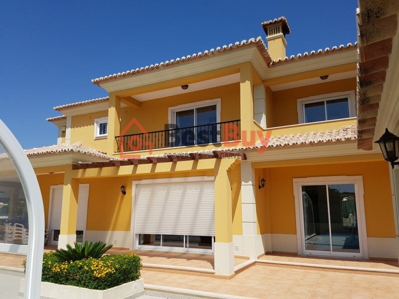 Built With High Quality Standards, With Private In Loulé, Algarve, Portugal For Sale (12765967)
