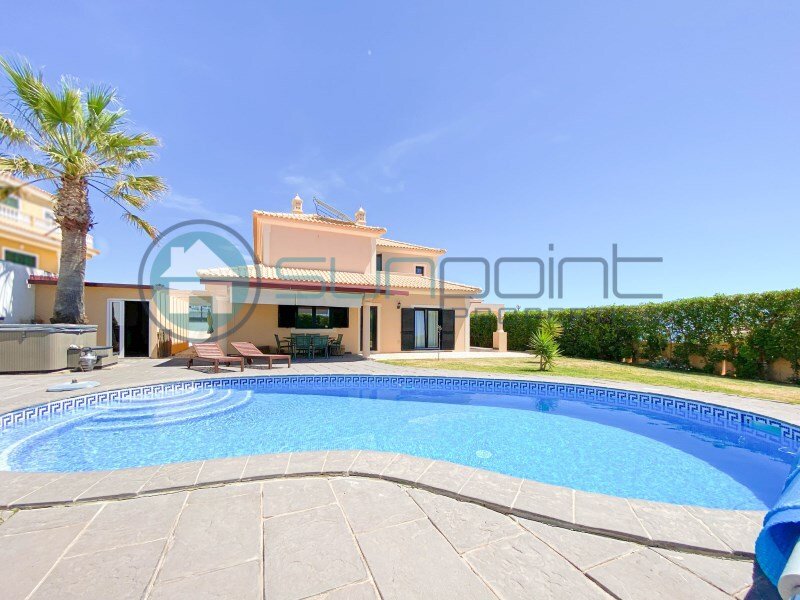 Amazing 4+1 Bedroom Villa With Swimming Pool, Garden In Luz, Algarve