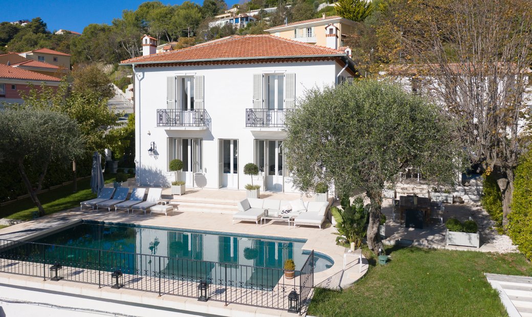 Living In Eze Family Villa With In èze, Provence Alpes Côte D'azur, France For Rent (12768541)