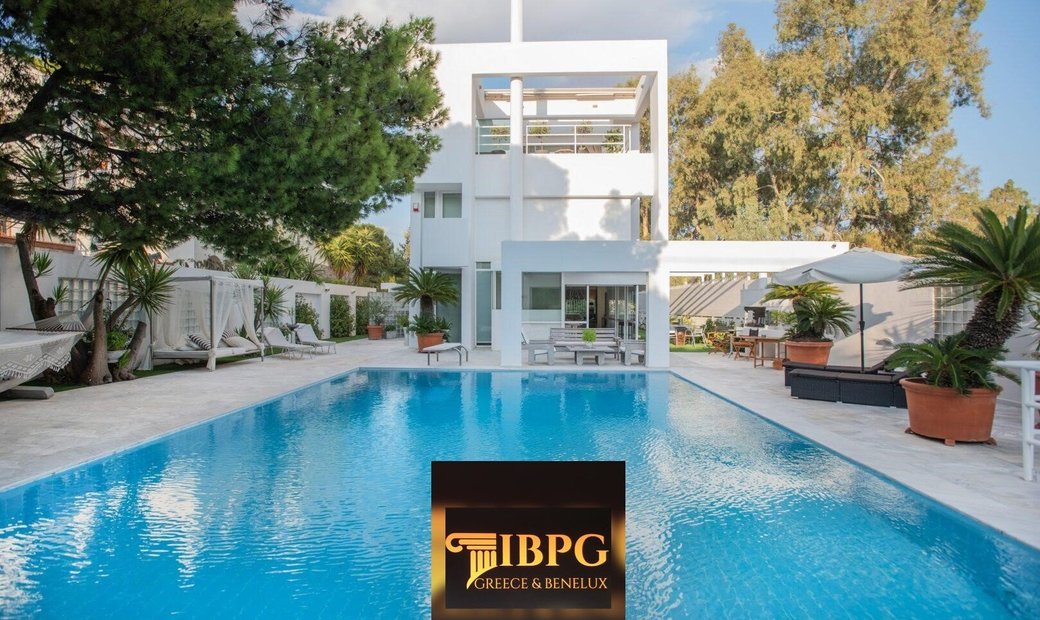 A Stunning House With A Swimming Pool, In A Dans Vouliagméni, Attique