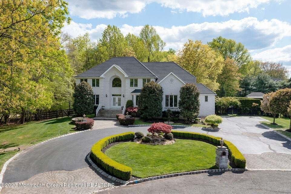 6 Bedrooms Single Family In Marlboro Township, New Jersey, United States For Sale (12767742)