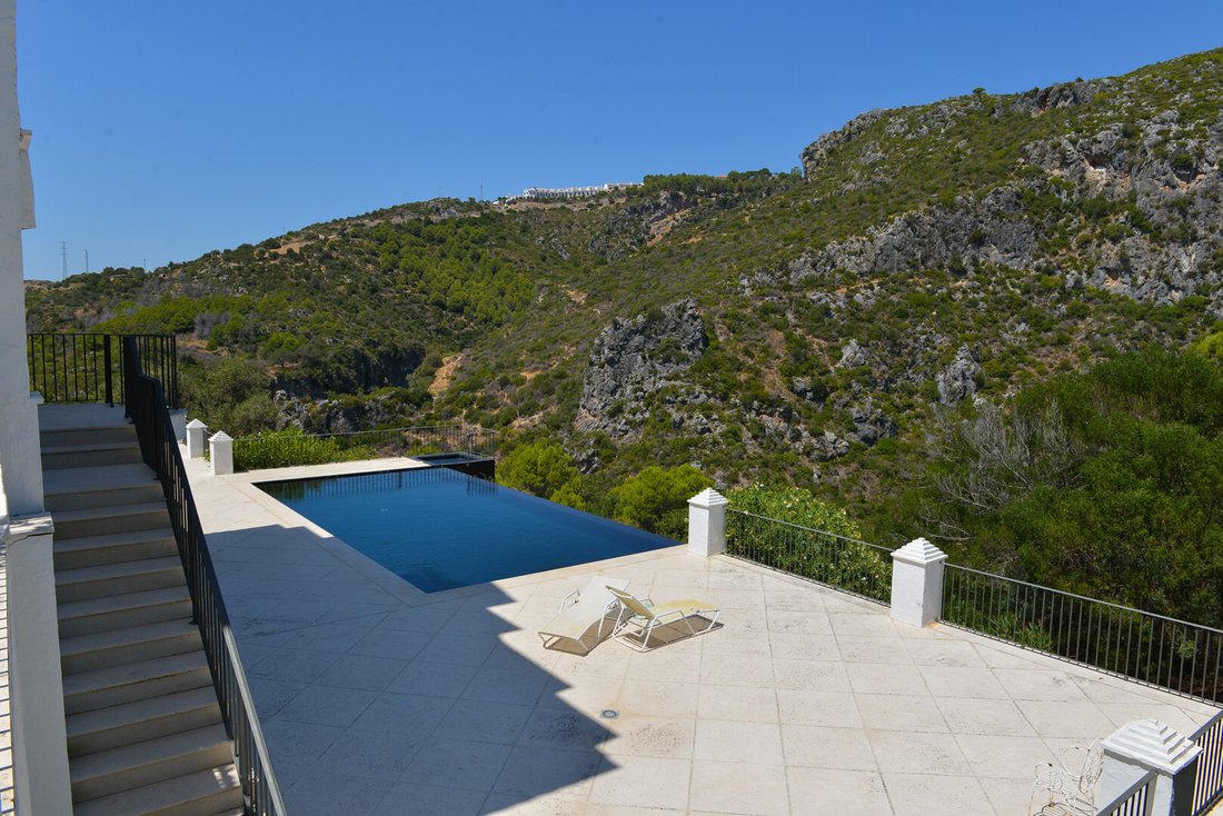 Estate in Casares, Andalusia, Spain 4 - 12768587