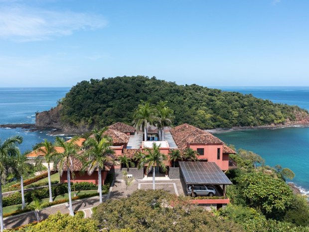 Luxury villas with indoor pool for sale in Playa Flamingo, Guanacaste
