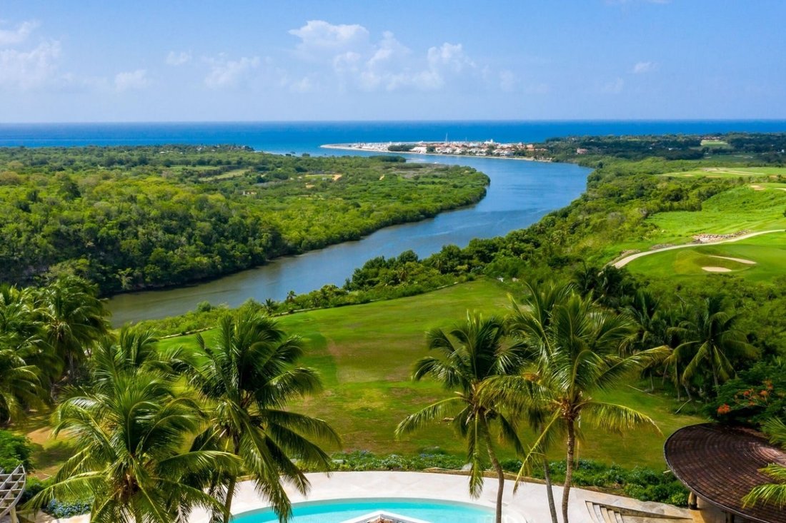 Luxury 5 Bedroom Villa In La Romana, La Altagracia Province, Dominican Republic For Sale (12769046)