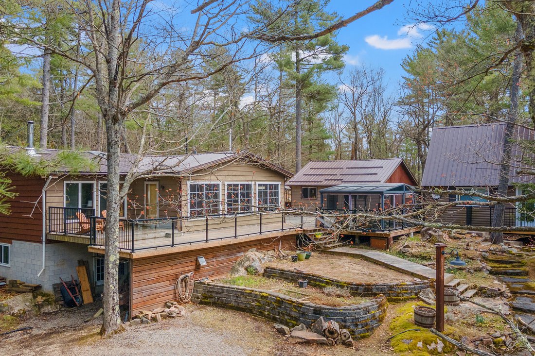 Family Cottage On Severn River In Honey Harbour, Ontario, Canada For
