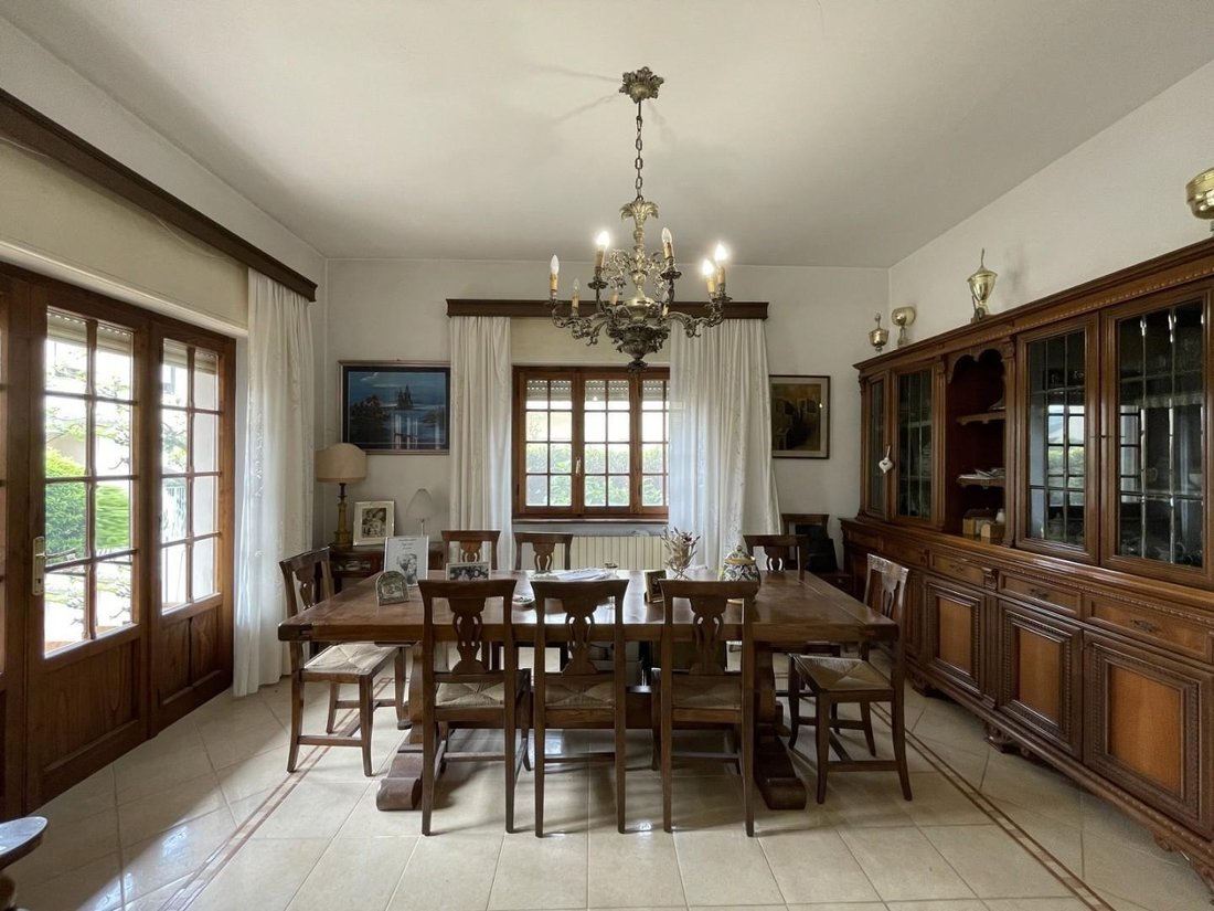 Casa Singola In Vendita A Camaiore(lu) In Buono In Camaiore, Tuscany