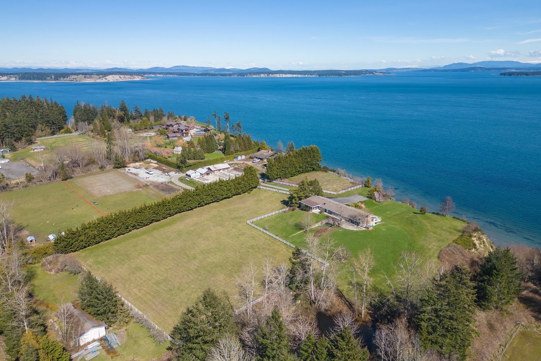 Stunning Waterfront Acreage In Saanichton, British Columbia, Canada For