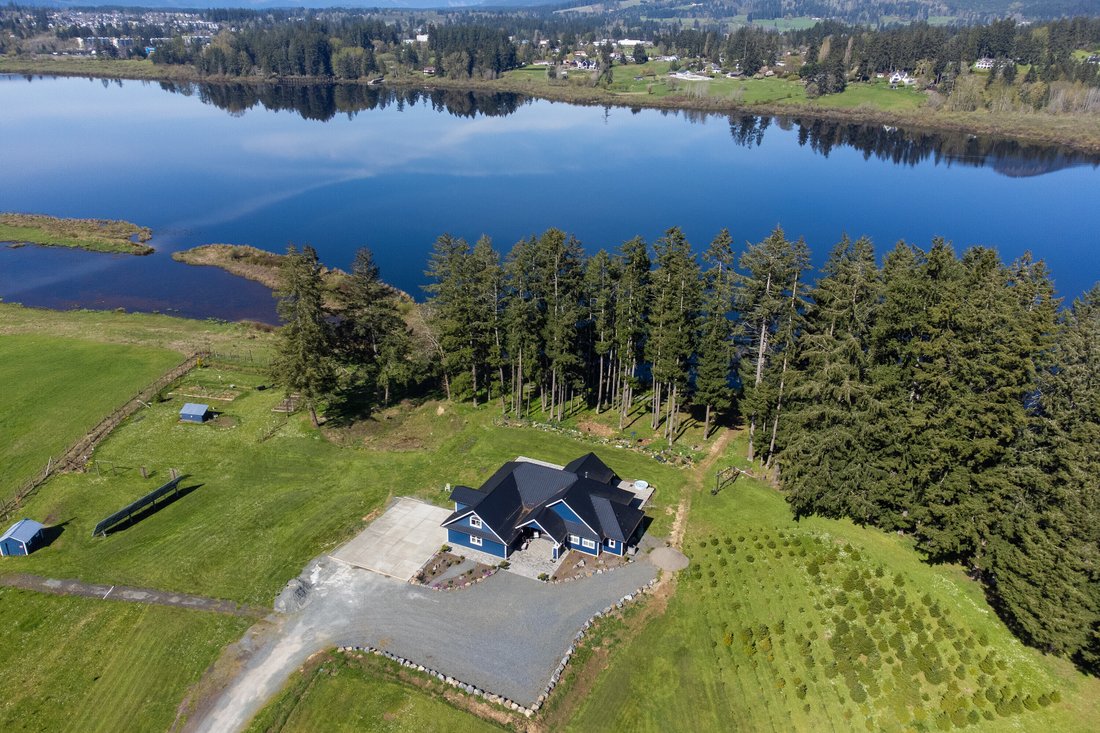 Private Waterfront Acreage In Duncan, British Columbia, Canada For Sale