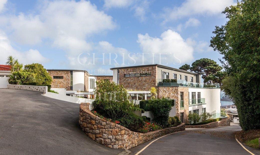 Stunning Two Bedroom Apartment In Jersey, St Lawrence, Jersey For Sale