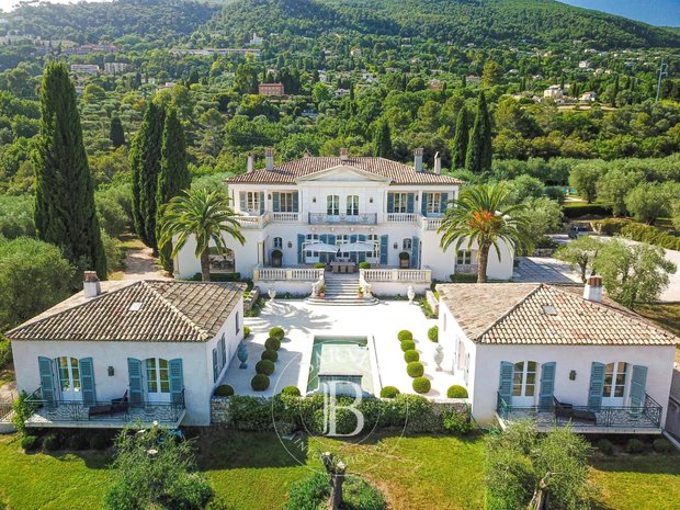 Luxury homes for sale in Grasse, Provence-Alpes-Côte d'Azur, France ...