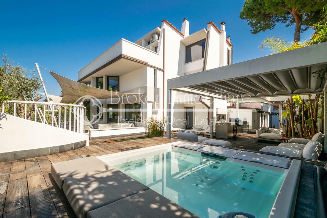 Villa en Camaiore, Toscana, Italia 1 - 12777446