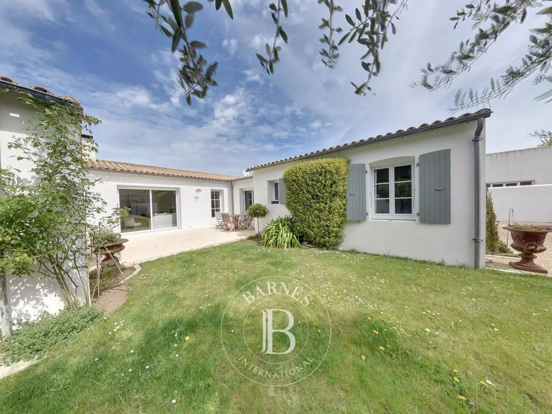 Sale House In Saint Clément Des Baleines, Nouvelle Aquitaine, France