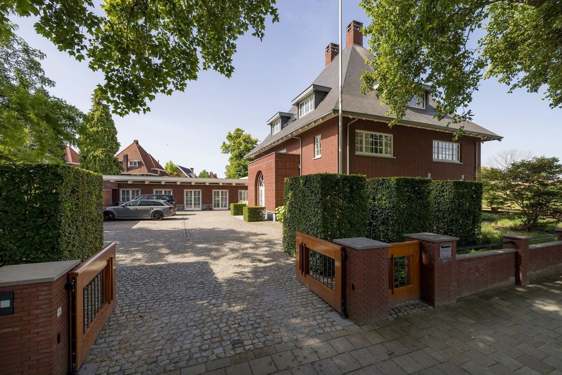 Living In Opulence In A Unique In Eindhoven, North Brabant, Netherlands ...