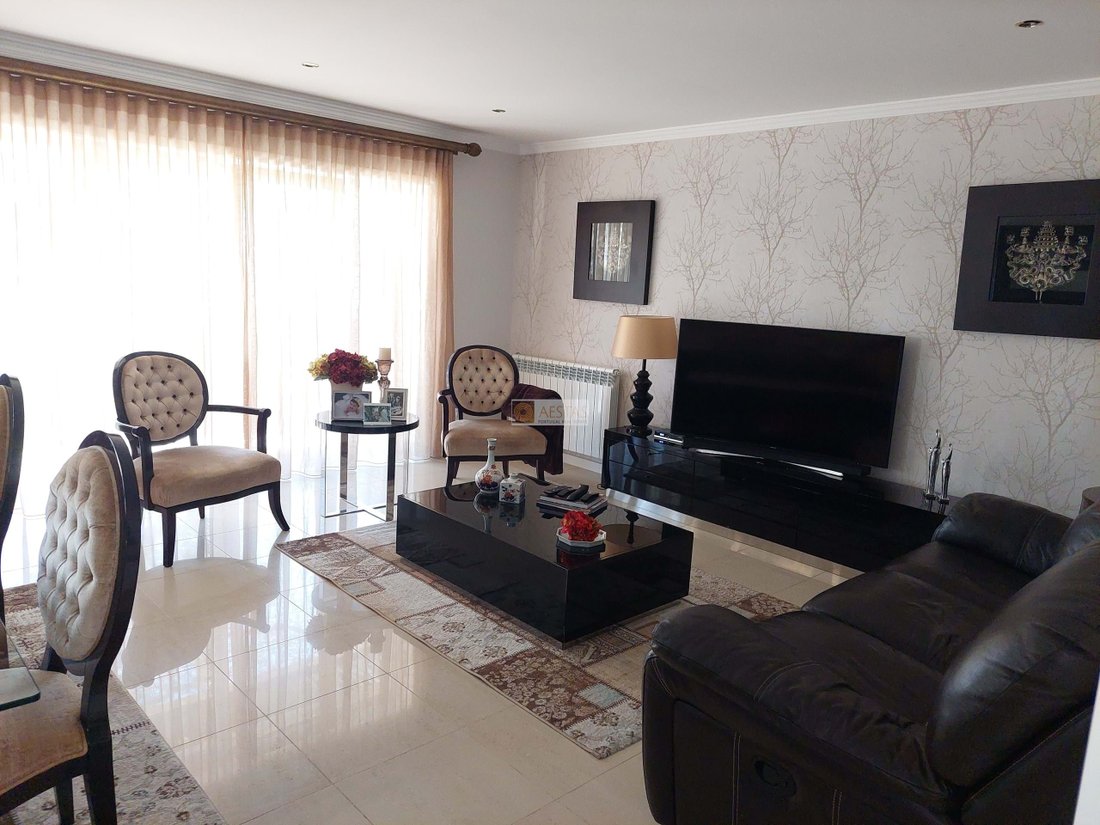 Villa in Gulpilhares e Valadares, Porto District, Portugal 1 - 12777280