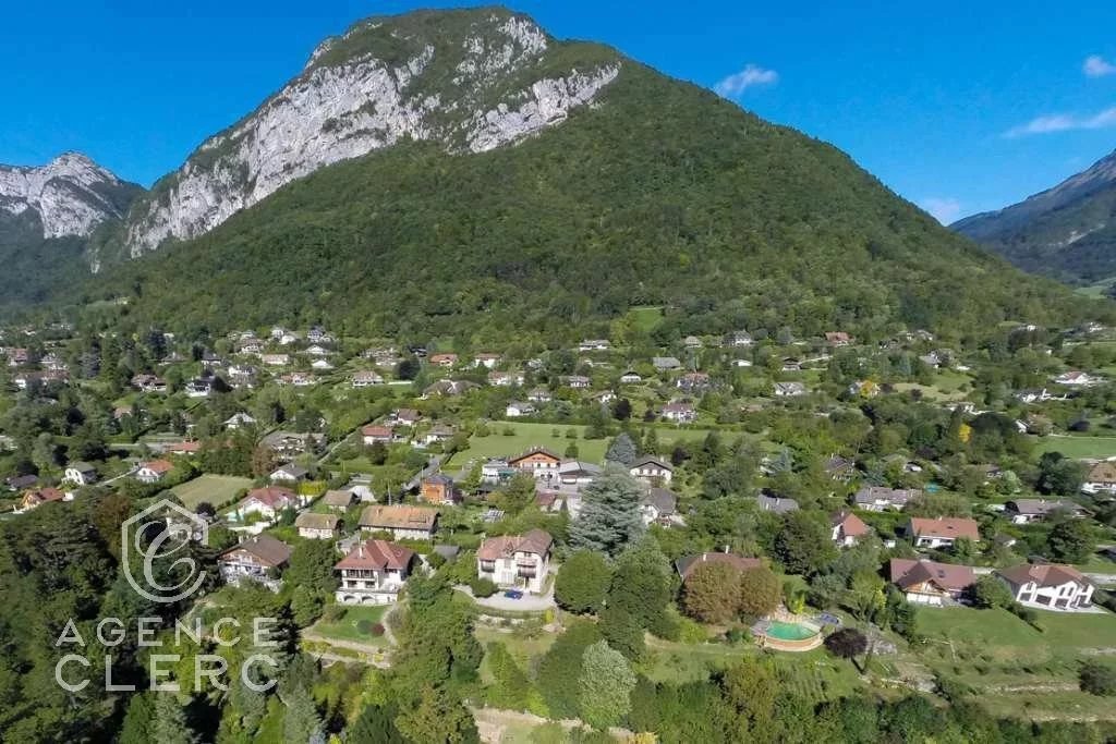 Menthon St Bernard, In Menthon Saint Bernard, Auvergne Rhône Alpes
