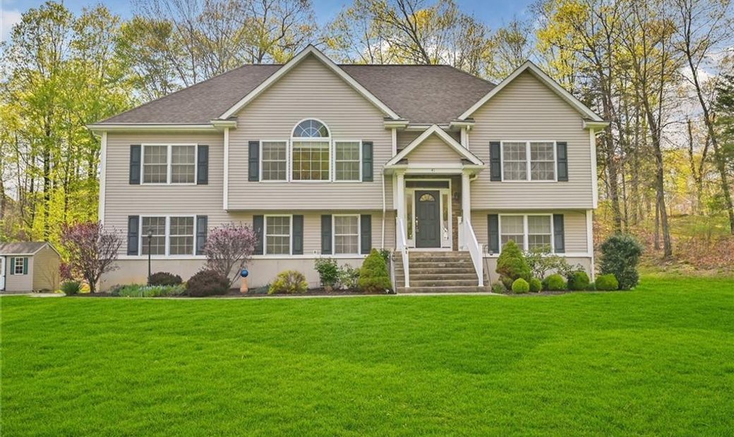 41 Derek Drive In Hopewell Junction, New York, United States For Sale