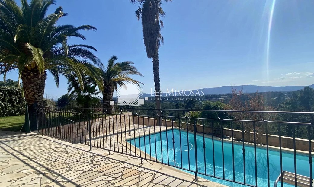 Fréjus House In Fréjus, Provence Alpes Côte D'azur, France For Sale