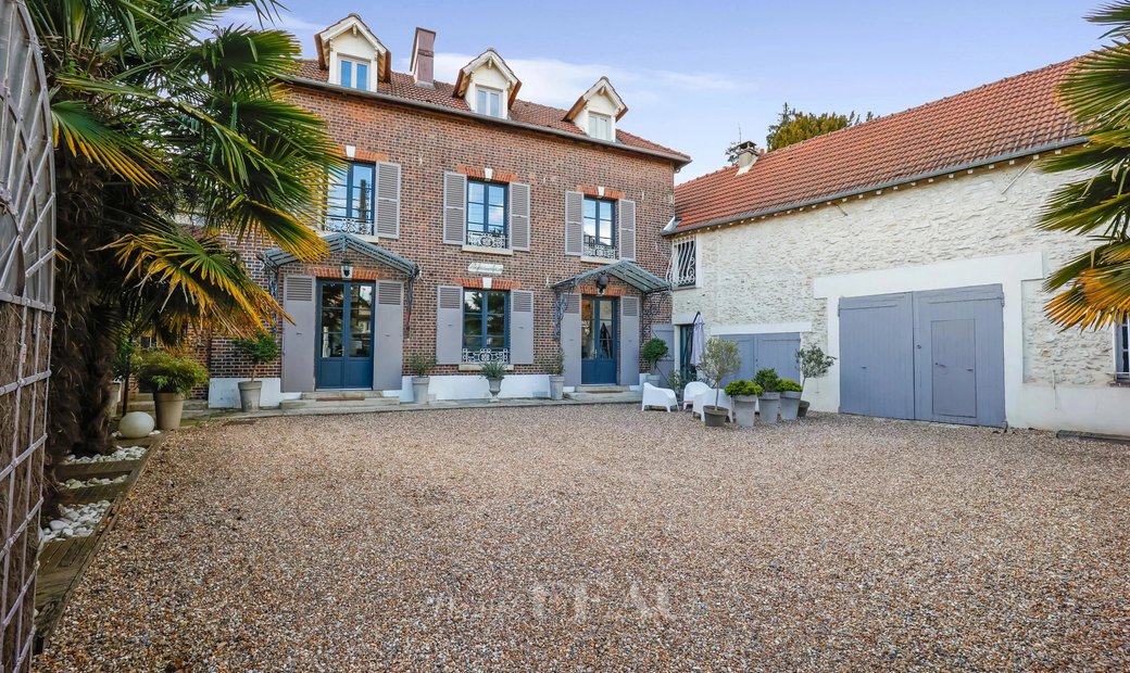 Maison Beynes Dans Beynes, île De France, France à Vendre (12681619)