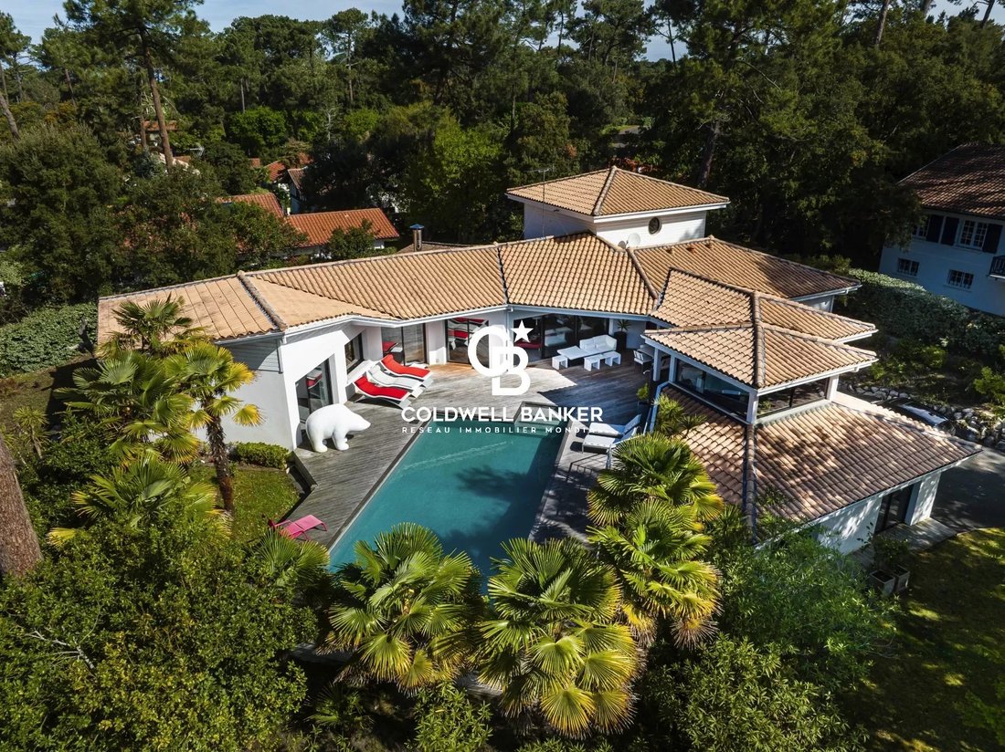 Hossegor House In Hossegor, Nouvelle Aquitaine, France For Sale (12774624)