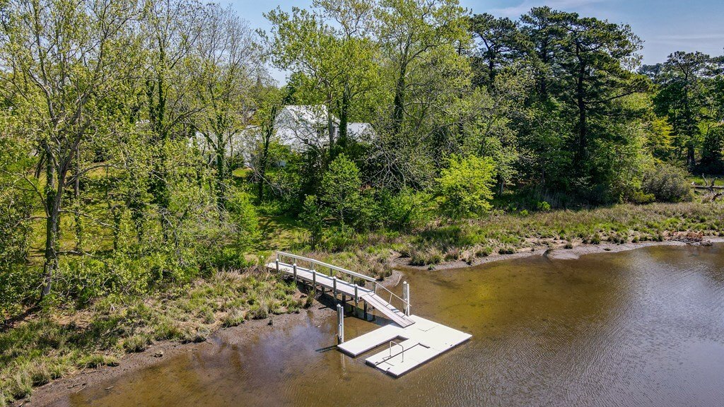 5 Bedrooms Single Family Detached In Onancock, Virginia, United States
